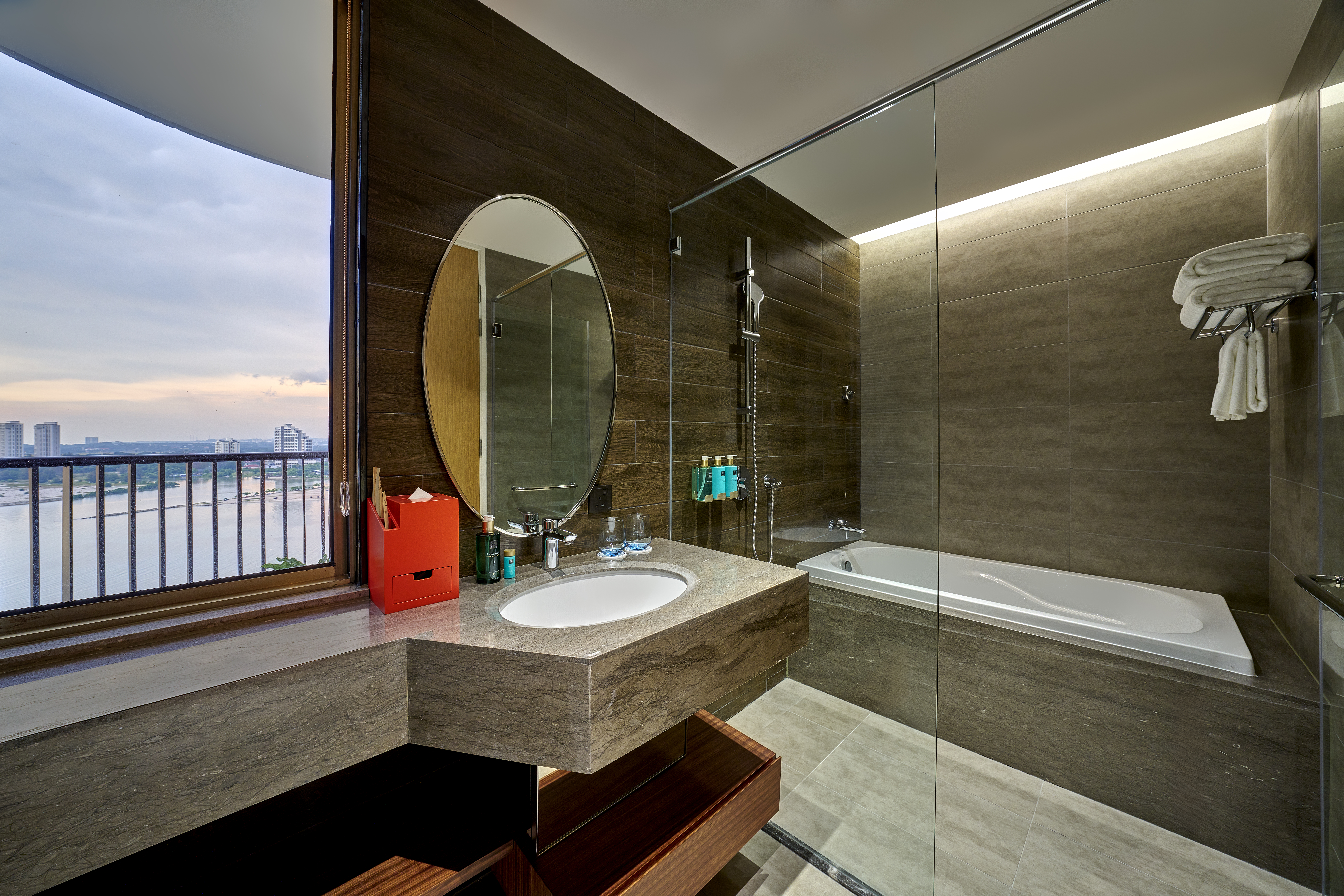 03 BIH 2Bedroom Suite (5)